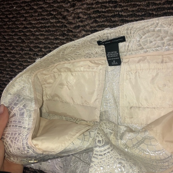 Sparkly, crisp white shorts! - Picture 2 of 8